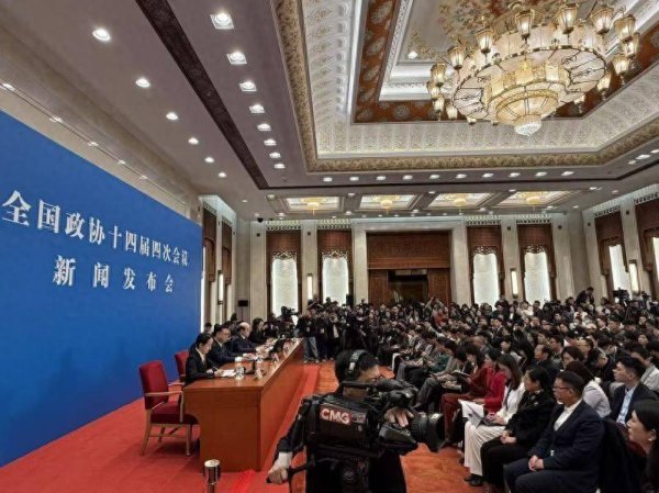 刘结一：全国政协每季度举办宏观经济形势分析座谈会