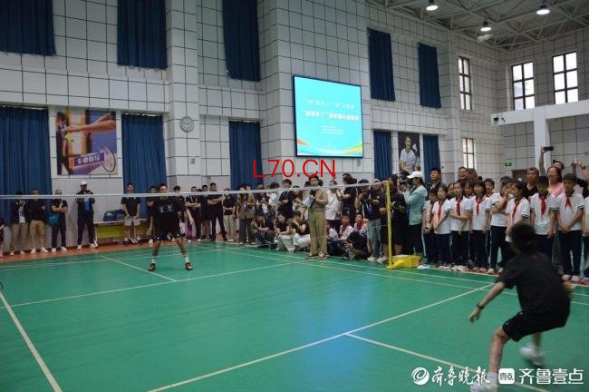 12岁励志男孩与林丹温暖“对决” 梦想照进现实