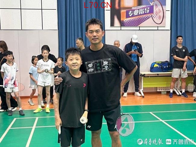 12岁励志男孩与林丹温暖“对决”