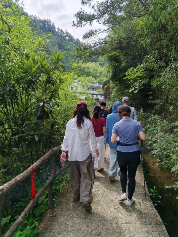 在安徽游古道| 徽杭古道对中高考生免门票 安徽“古道行”活动丰富待解锁