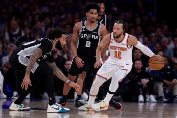 NBA总决赛历史最大逆转！纽约29分翻盘3-1马刺 阿奴诺比1.2秒准绝杀