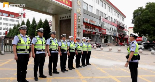 交警暖心护航 筑牢平安赶考路